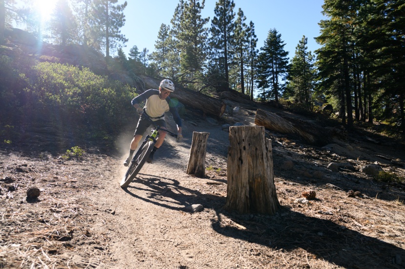 polygon siskiu d7 - moderate geometry and 120mm of travel combine to make the siskiu d7...