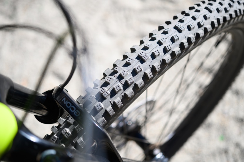 polygon siskiu d7 - schwalbe nobby nic tires are a versatile option that work well in a...
