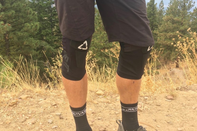 leatt airflex hybrid - the knitted material could be subject to damage with frequent...