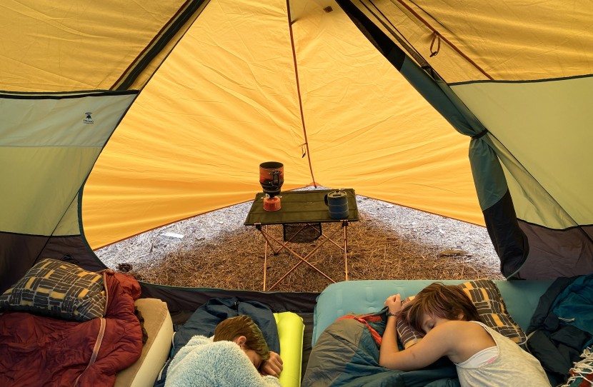 kelty wireless 6 - a small vestibule allows for light cooking in a pinch, but don&#039;t...