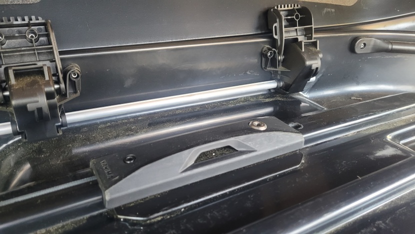 yakima grandtour 16 - the relatively flat bottom makes it much easier to load or unload...