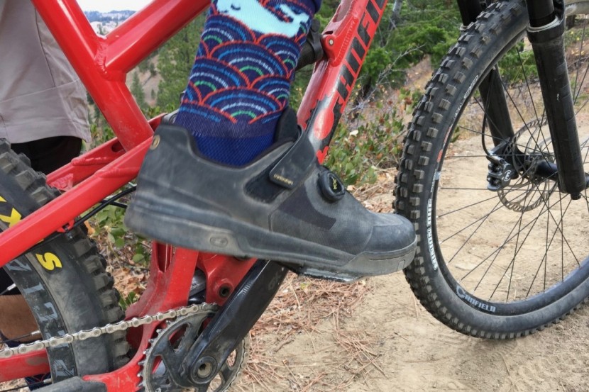 crankbrothers stamp boa - mesh windows on the side of the shoe and a heavily perforated tongue...