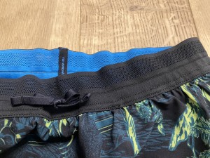 The thin waistband found on the Janji AFO Middle is a comfortable...