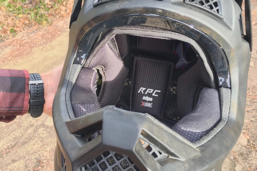 Test] FOX: casco Rampage Pro Carbon e maschera AIRSPC