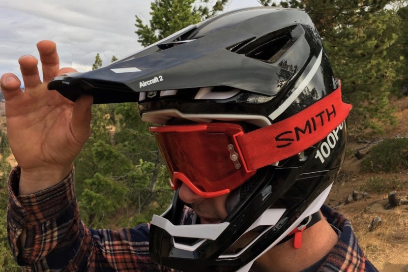 100% aircraft 2 - the three-position visor is a fantastic length.