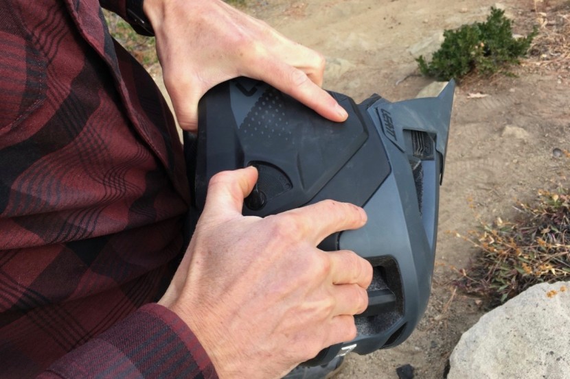 leatt mtb 4.0 enduro - it can take a considerable amount of force to flip the levers to...