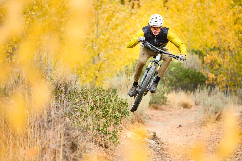 trail mountain bike - the izzo is a lively bike that encourages you to go fast and pop off...