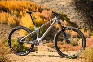 yt izzo core 4 trail mountain bike review