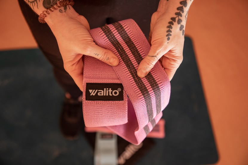 exercise resistance bands - the grippy strip on the inside the walito helps mitigate slipping.