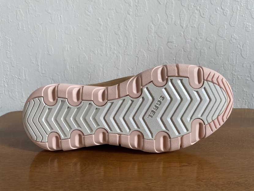 sorel explorer ii joan - the explorer ii joan has an interesting wave pattern with carved out...