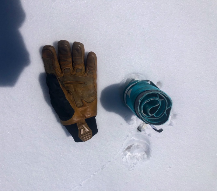 g3 splitboard lt glide - the new minimalist tip attachment helps the glide lt skin roll up...