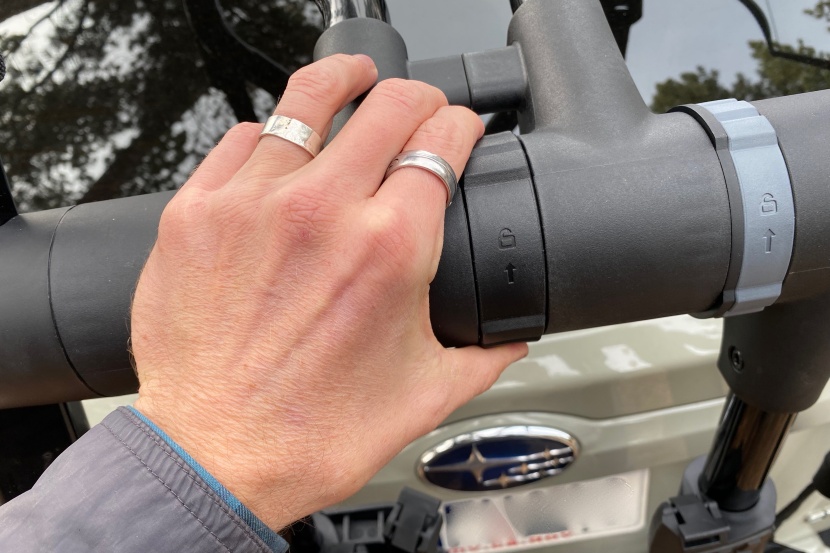 yakima fullback 2 - three locking dials in the &quot;hub&quot; control the angles of the upper...