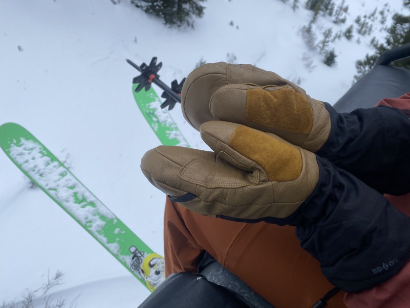 black diamond mercury mitt - the nose wipe fabric is soft and very comfortable against cold skin...