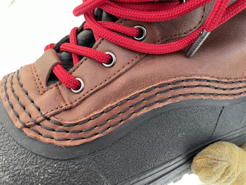 vans standard snow mte - the standard has a lot of exposed stitching that invites wear and...