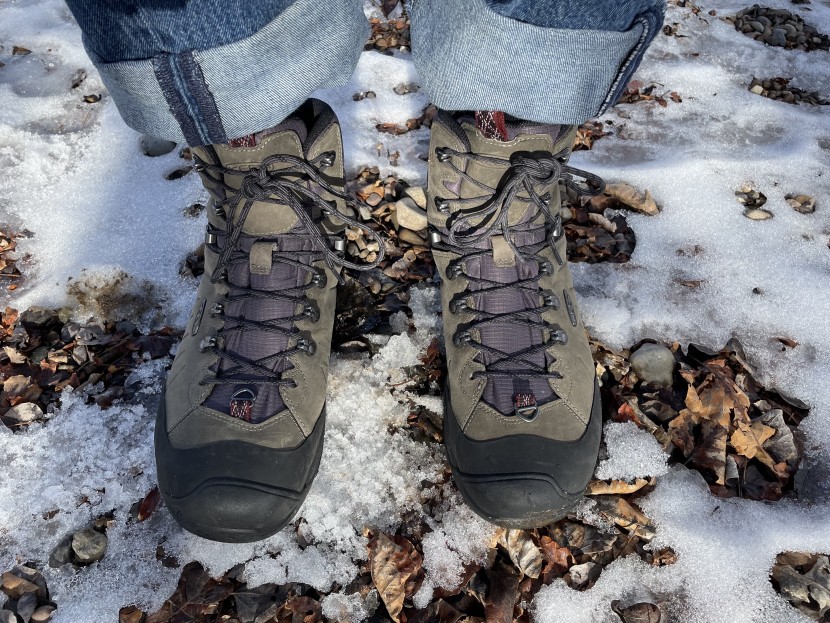 keen revel iv polar - the revel iv polar has a good fit with a lace pattern that...