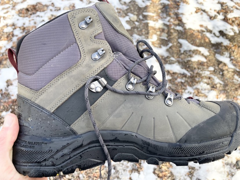 keen revel iv polar - the exposed layer of foam above the rubber sole is a concerning...