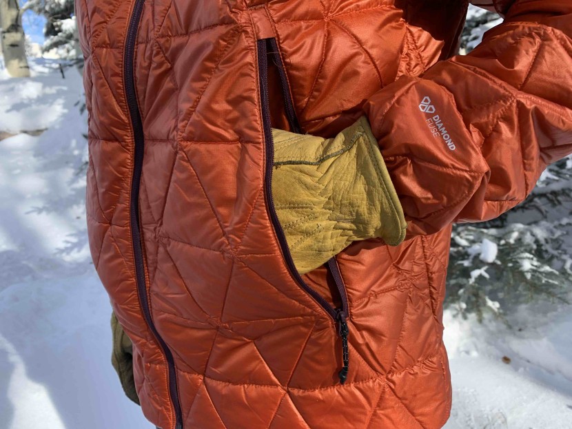 outdoor research helium insulated hoodie - the or helium sports two large external hand pockets.