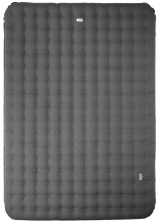 Insulated air clearance mattress cover