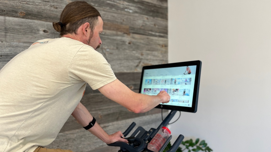 myx ii plus - the large touchscreen works very well, with great picture quality...