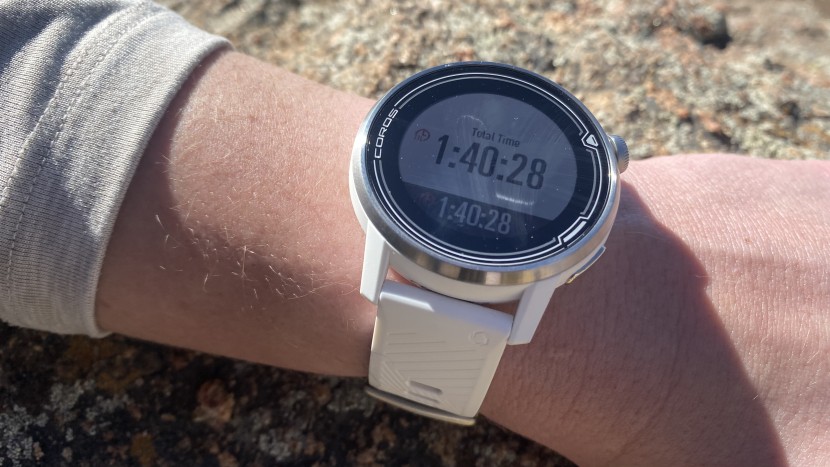 coros apex - summit time using the coros apex. data fields are changeable in the...