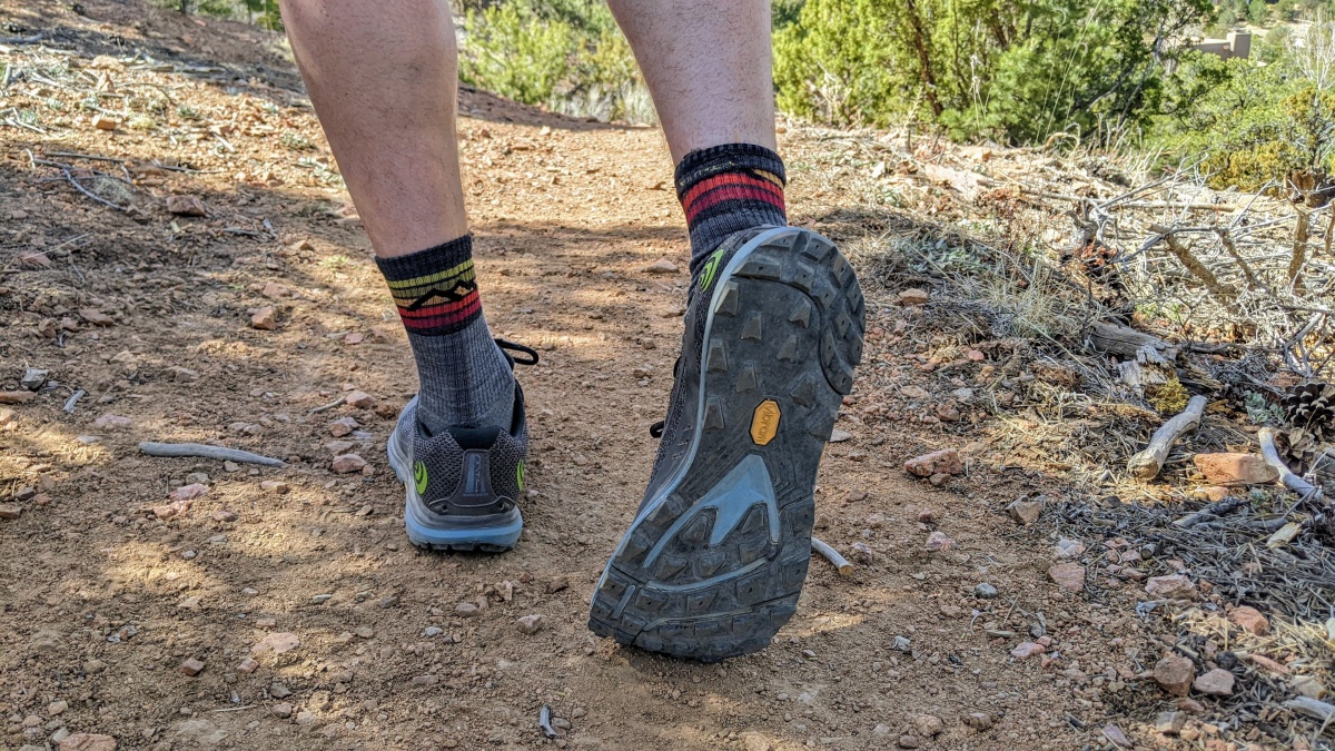 topo athletic mt-4 trail running shoes men review