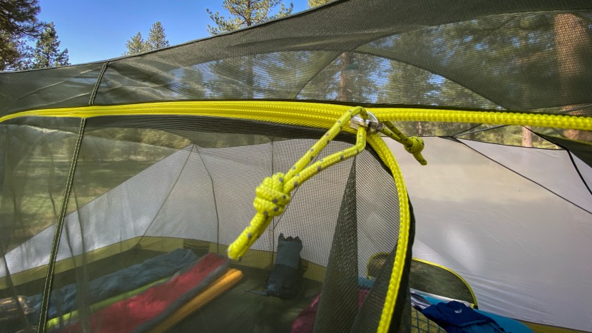 the zippers are extremely smooth and hassle free.