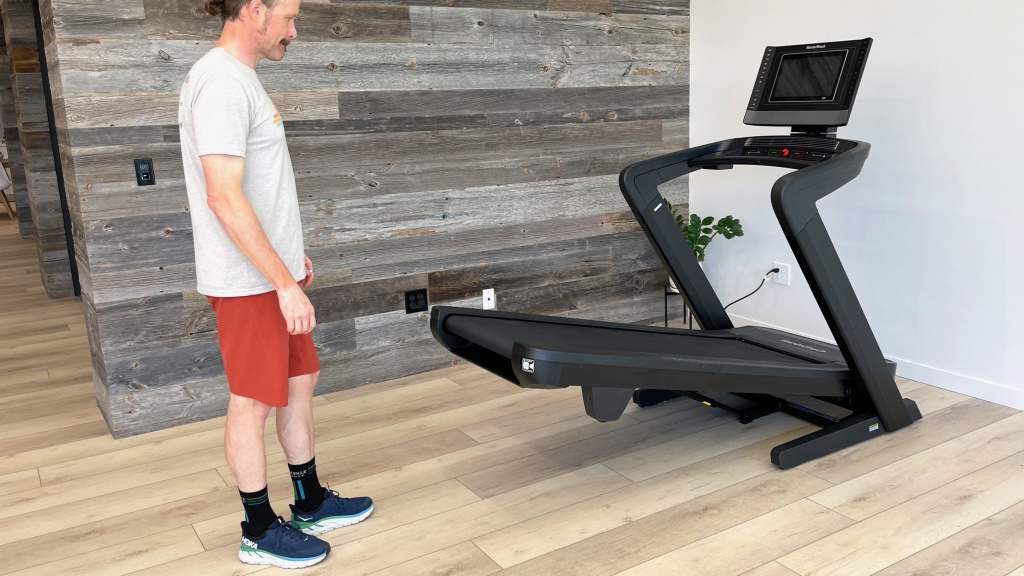 Z1300i treadmill online review