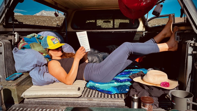 slow mornings in the desert just got better with the kari traa rulle...