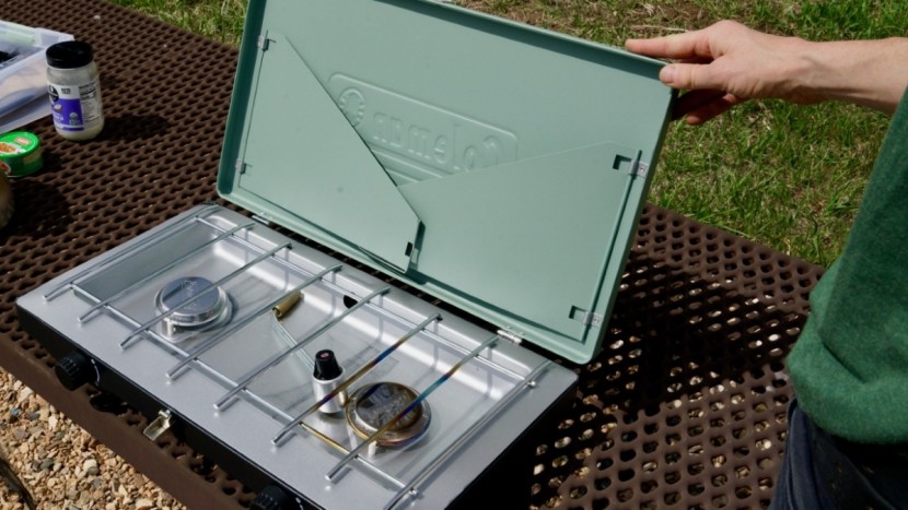 coleman cascade classic - to clean, lift the cooking grate and scrub, just be mindful of the...