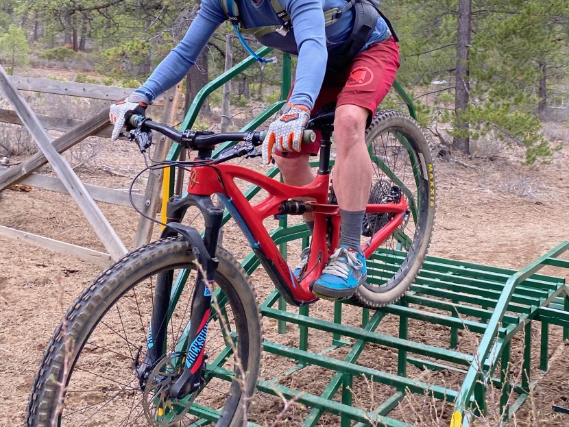 endura mt500 spray short ii women's - the endura mt500 spray short ii is comfortable and technical.