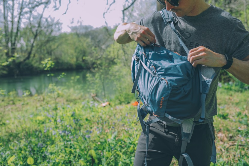 rei co-op flash 22 - this light and simple pack easily swings around to the front of your...