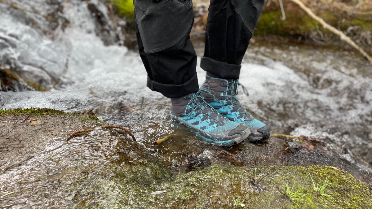 La Sportiva Ultra Raptor II Mid GTX - Women's Review (Impressive waterproof protection on the Ultra Raptor II Mid thanks to Gore-Tex Extended Comfort technology.)