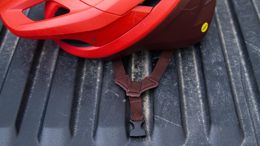 specialized camber - adjustable strap splitters are one of the few features that this...