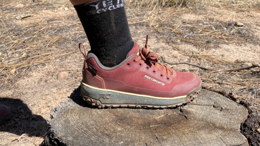 ride concepts flume women&#039;s - here you can see the thick eva midsole, max grip outsole...