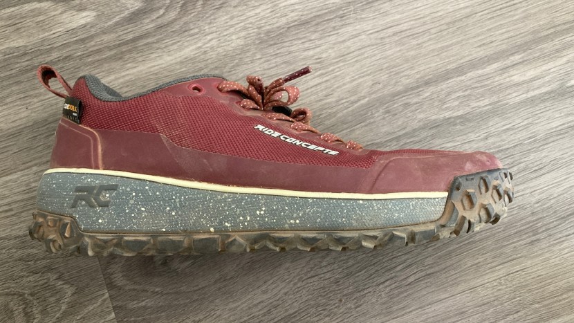 ride concepts flume women&#039;s - the eva midsole is thick and makes it hard to feel the pedals...