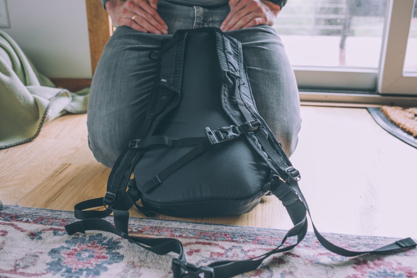 rei co-op flash 18 - the flash 18 has a simple frameless design with a single foam back...