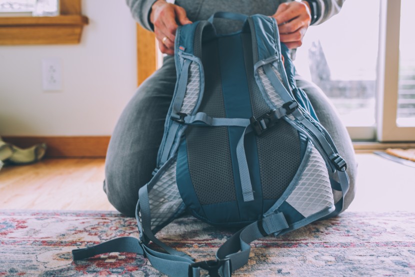 rei co-op flash 22 - the hip belt offers a lightweight yet effective design that&#039;s more...