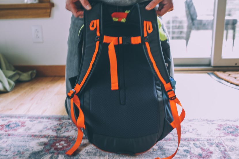 cotopaxi moda 20 - this pack has a simple back panel design with thick padding and no...