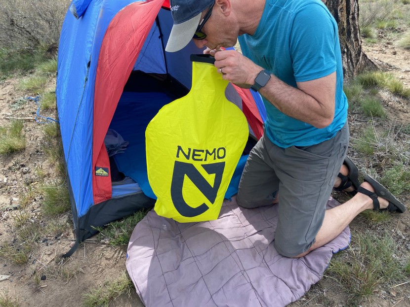 nemo quasar - blow into the inflation sack before pushing the air into the mattress.