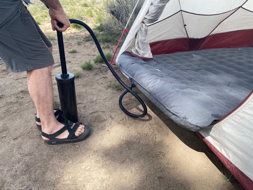 rei co-op kingdom insulated air - the manual pump is stout and short and works well to inflate the...