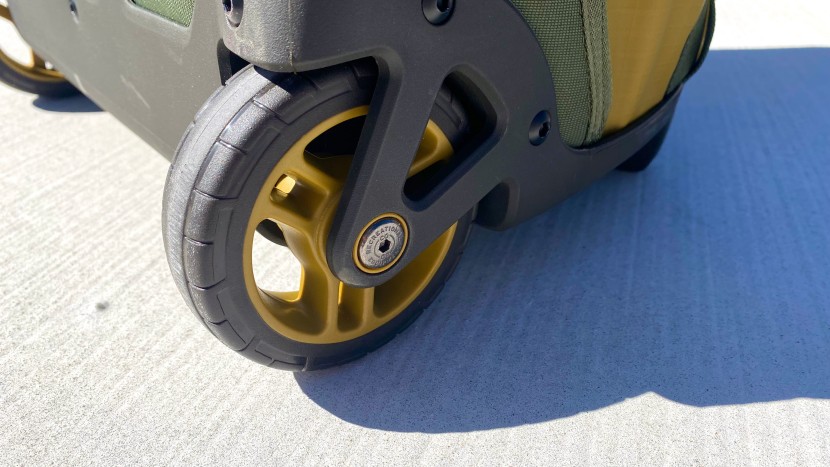 rei co-op big haul recycled rolling duffel 34&quot; - burly treaded wheels with a smooth centerline make rei&#039;s big haul an...