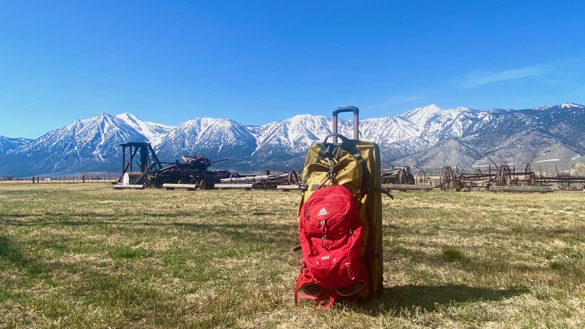 rei co-op big haul recycled rolling duffel 34&quot; - the piggy-back clip at the top of the rei big haul roller duffel...