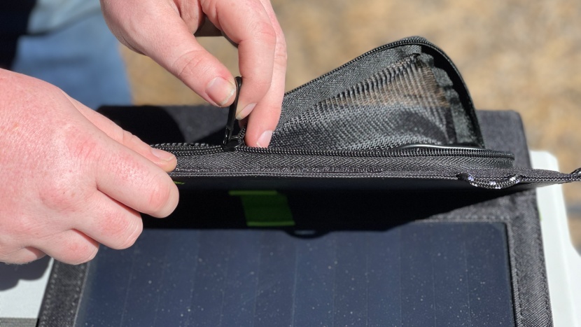 x-dragon 20w - the zippered pouch is convenient for storing cables and a battery...