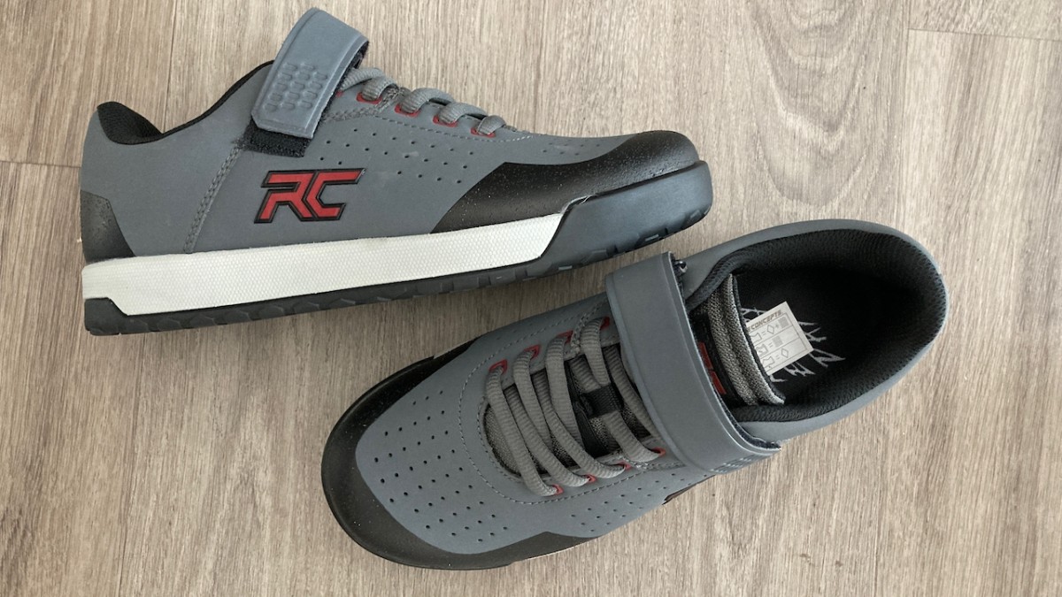 Ride Concepts Hellion Clip Women's Review (You can see the thick EVA midsole that helps absorb trail chatter and the TPU at the toe and heel for abrasion...)