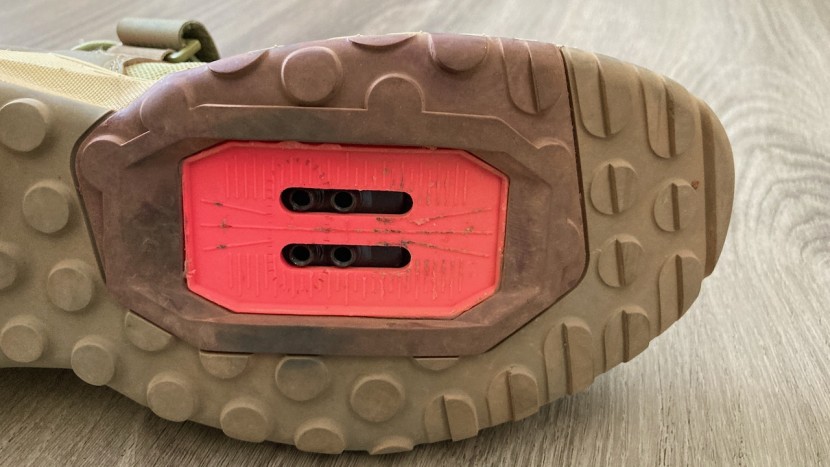 five ten trailcross clip-in women&#039;s - the cleat opening is 98mm long and 43mm wide with 32mm of fore-aft...