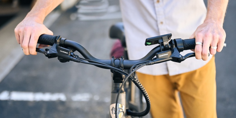 ride1up 700-series - 8-speed drivetrain, powerful hydraulic disc brakes, comfortable...