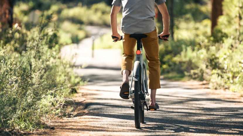 vanmoof s3 - our six-foot-tall lead tester fit great on the s3. shorter riders...