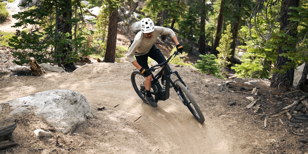 canyon spectral:on cf 8 - with a 900wh battery, the spectral:on is a great choice for those...