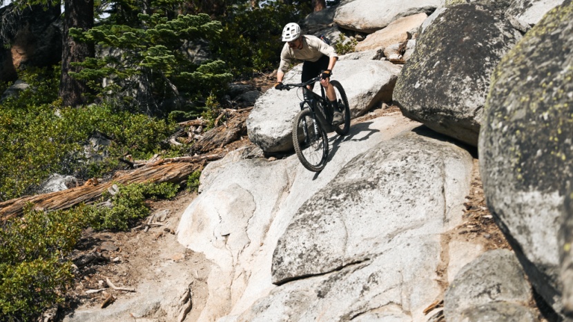 canyon spectral:on cf 8 - while its geometry is more geared toward trail riding, we didn&#039;t...