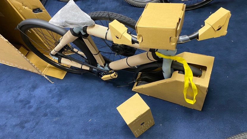 vanmoof s3 - vanmoof really went out of their way to make every aspect of the s3...